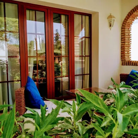 Lodge Tottam Art & Healthy Garden *